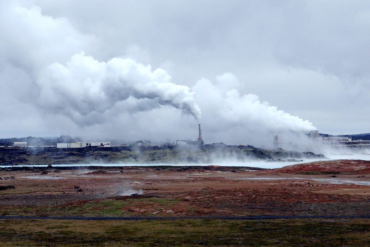 découvrez l'énergie géothermique, une source d'énergie renouvelable et durable, exploitant la chaleur de la terre pour produire de l'électricité et chauffer des bâtiments. apprenez comment cette technologie contribue à la transition énergétique et préserve l'environnement.