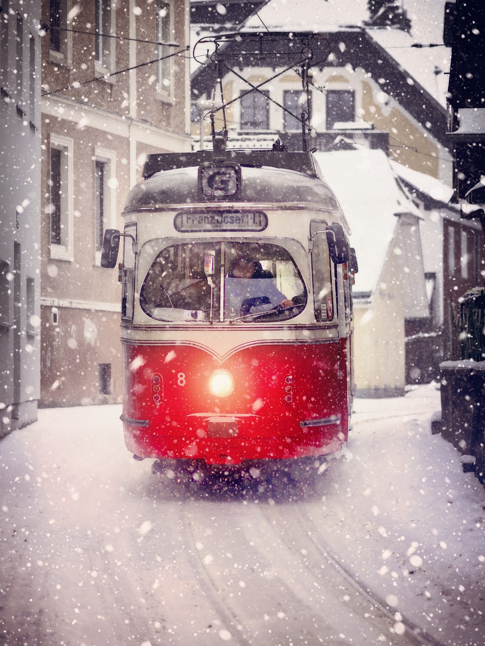 découvrez les nombreux avantages des transports publics : réduction de la pollution, économies sur les frais de transport, amélioration de la qualité de vie en ville et promotion d'un mode de vie plus durable. adoptez les transports en commun pour un avenir meilleur !