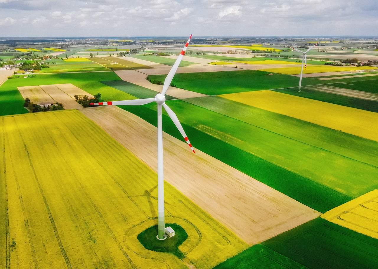 Cadre Légal sur l’Énergie et le Climat : Règlementations Ciblées pour Producteurs, Fournisseurs et Consommateurs d’Énergie