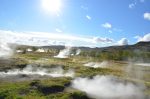 découvrez l'énergie géothermique, une source d'énergie renouvelable et durable qui exploite la chaleur de la terre. apprenez comment cette technologie innovante contribue à réduire les émissions de gaz à effet de serre et à favoriser un avenir énergétique propre et respectueux de l'environnement.