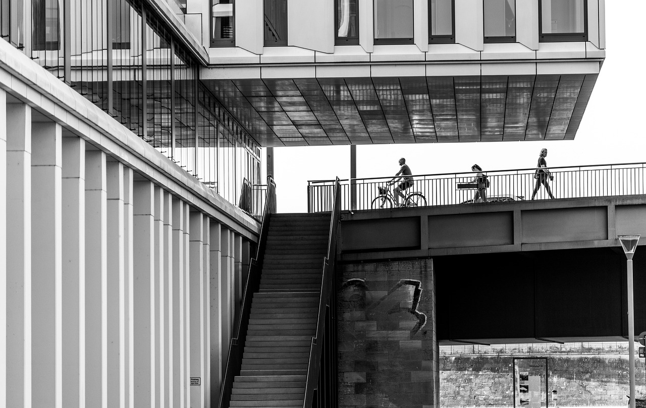 découvrez l'écologie urbaine, une discipline fascinante qui explore les interactions entre les écosystèmes naturels et le milieu urbain. apprenez comment les villes peuvent devenir des espaces durables et respectueux de l'environnement tout en favorisant la biodiversité et en améliorant la qualité de vie des citadins.