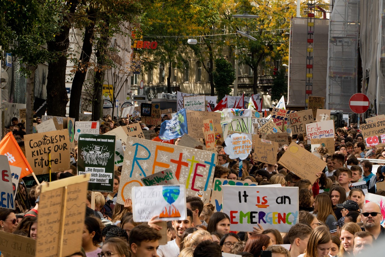 découvrez des initiatives et des actions pour lutter contre le changement climatique. engagez-vous pour une planète durable et apprenez comment chaque geste compte pour préserver notre environnement.